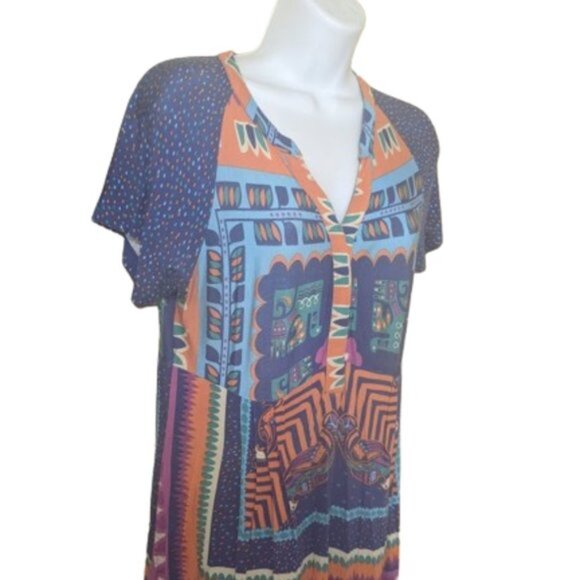 -Multcolor T-Shirt Dress Size Medium - Picture 2 of 3